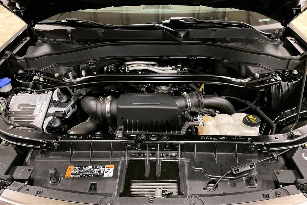 Certified 2021 Ford Explorer Platinum w/ Equipment Group 601A image 12