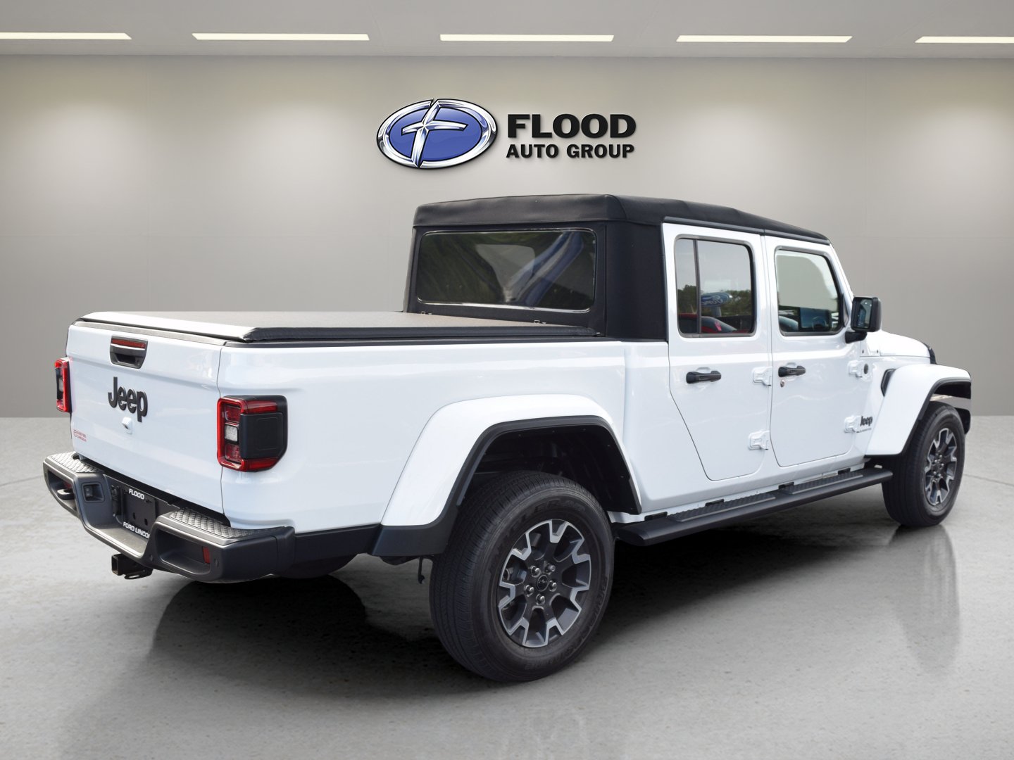 Used 2025 Jeep Gladiator Sport w/ Premium Package AWD/4WD image 4