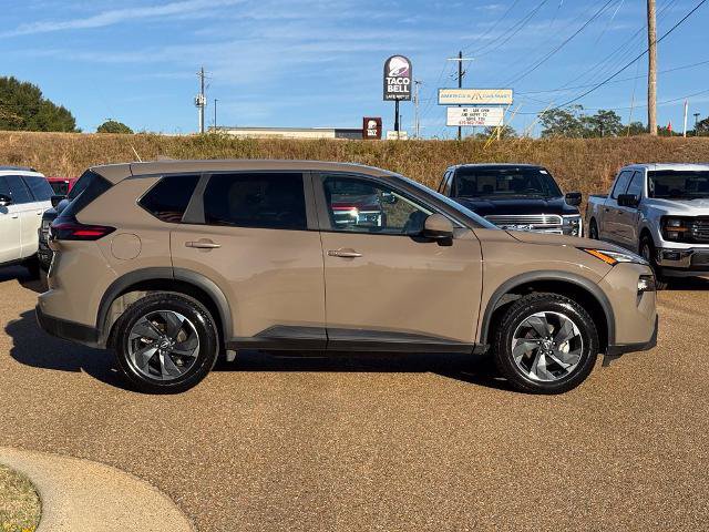 Used 2025 Nissan Rogue SV FWD image 5
