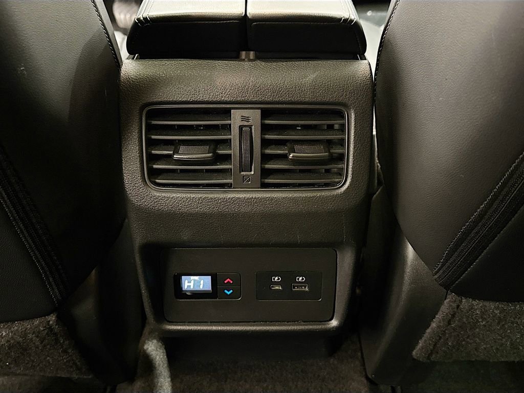 Used 2023 Nissan Rogue SL w/ SL Premium Package image 19