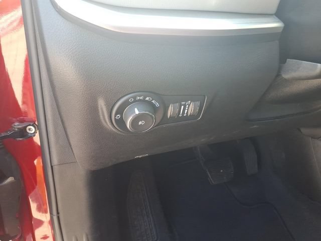 Used 2025 Jeep Compass Limited AWD/4WD image 19