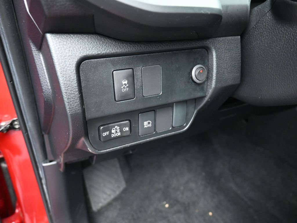 Used 2022 Toyota Tacoma SR image 13