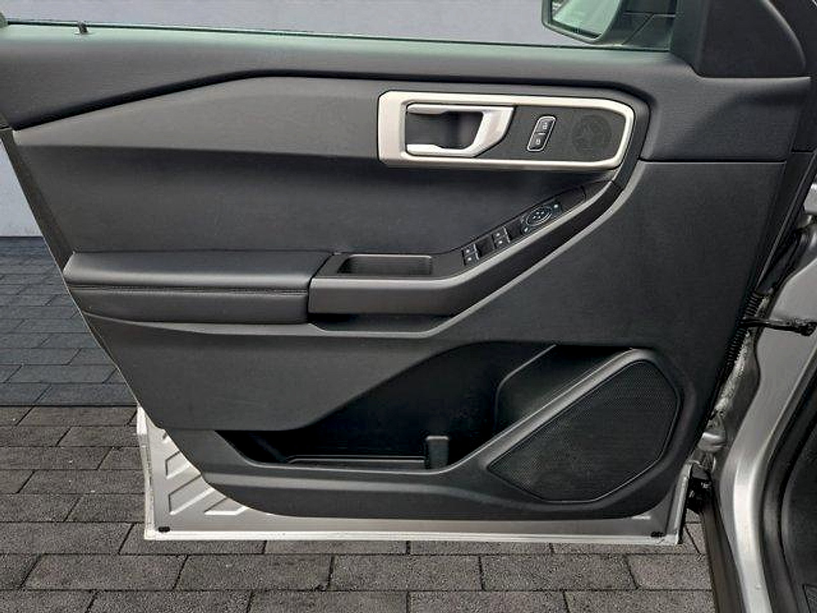 Certified 2023 Ford Explorer 4WD image 10