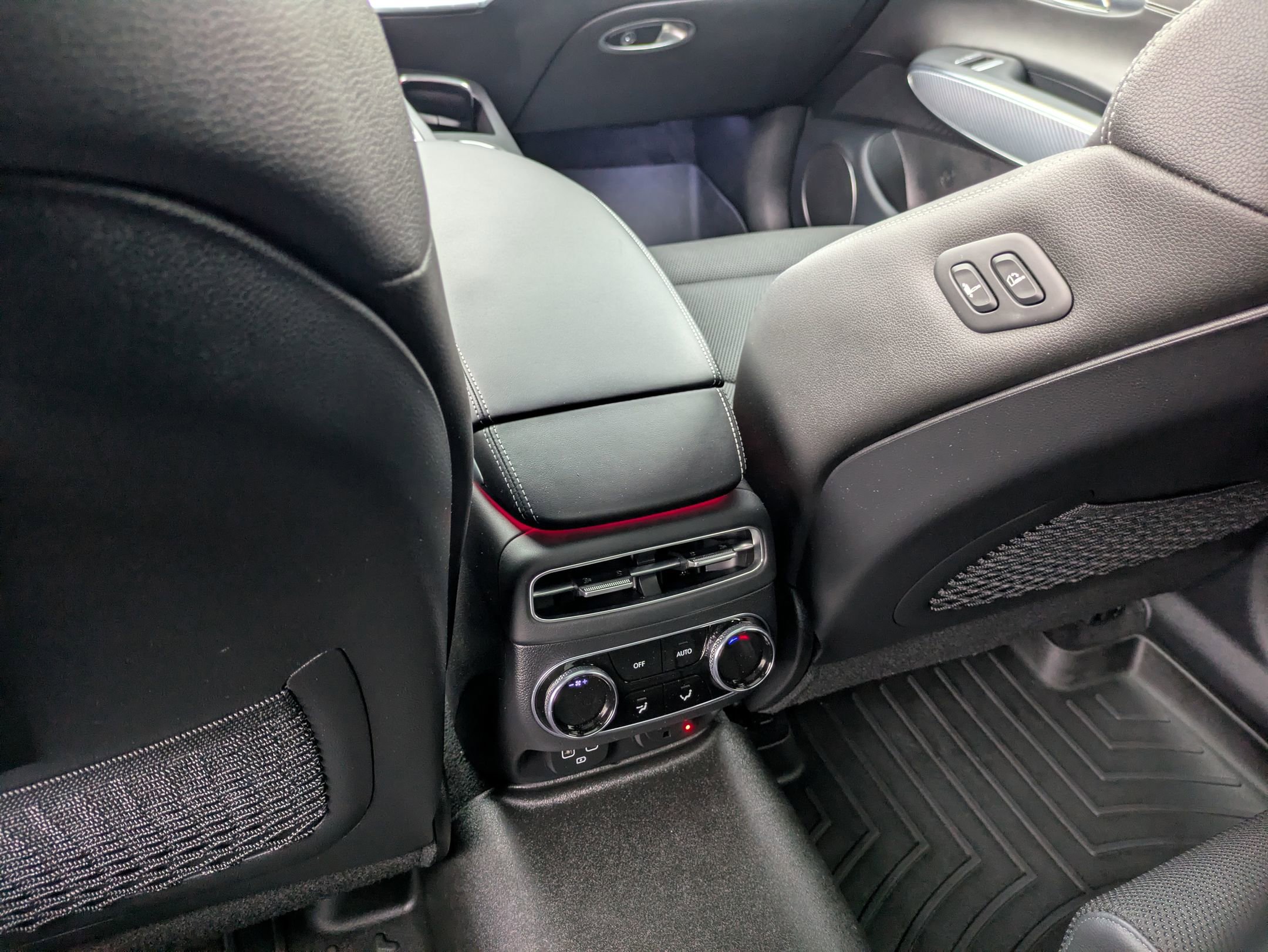 Used 2023 Genesis GV70 2.5T w/ Sport Prestige Package AWD/4WD image 29
