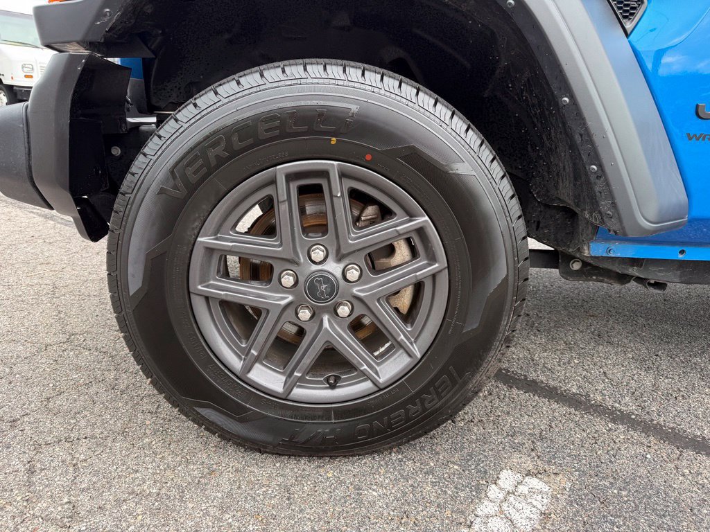 Used 2024 Jeep Wrangler Unlimited Sport AWD/4WD image 30