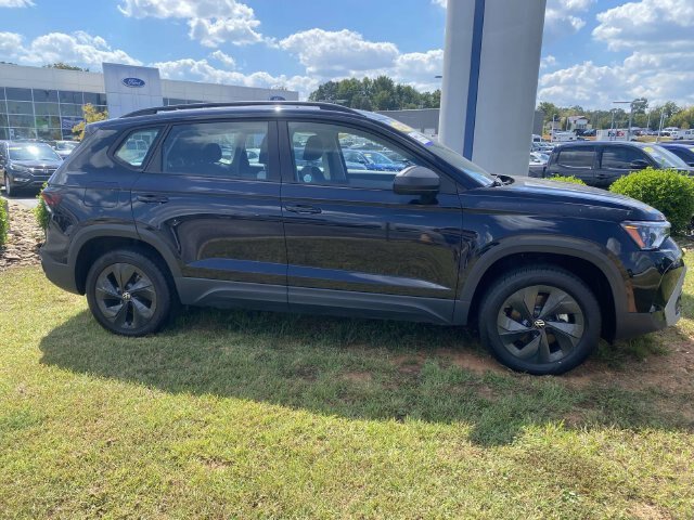 Used 2025 Volkswagen Taos S FWD image 8