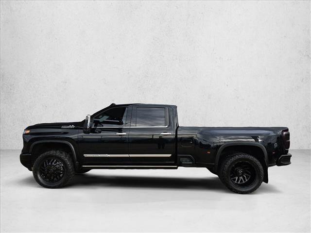Used 2024 Chevrolet Silverado 3500 High Country w/ High Country Premium Package AWD/4WD image 7
