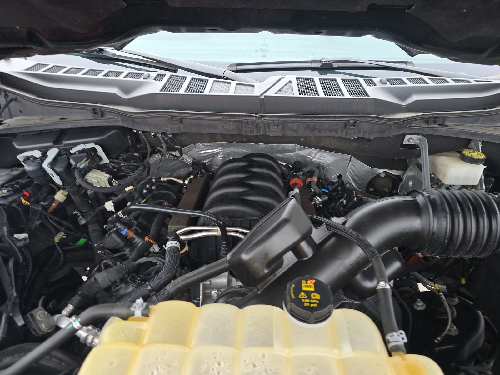 Certified 2022 Ford F150 XLT w/ Equipment Group 302A High image 20