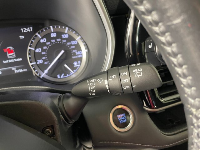Used 2020 Toyota Highlander XLE AWD/4WD image 11