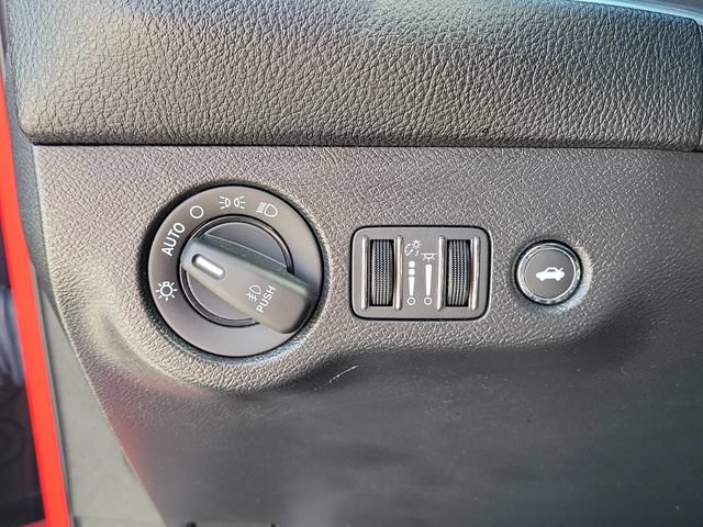 Used 2022 Dodge Challenger R/T RWD image 15