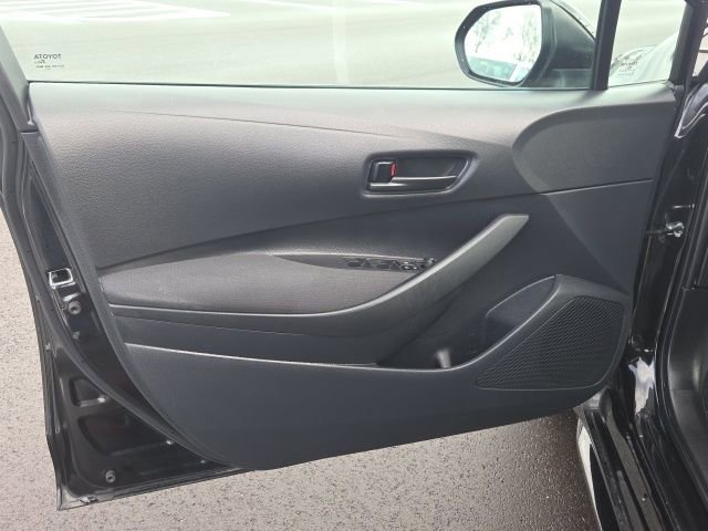 Used 2025 Toyota Corolla LE image 20