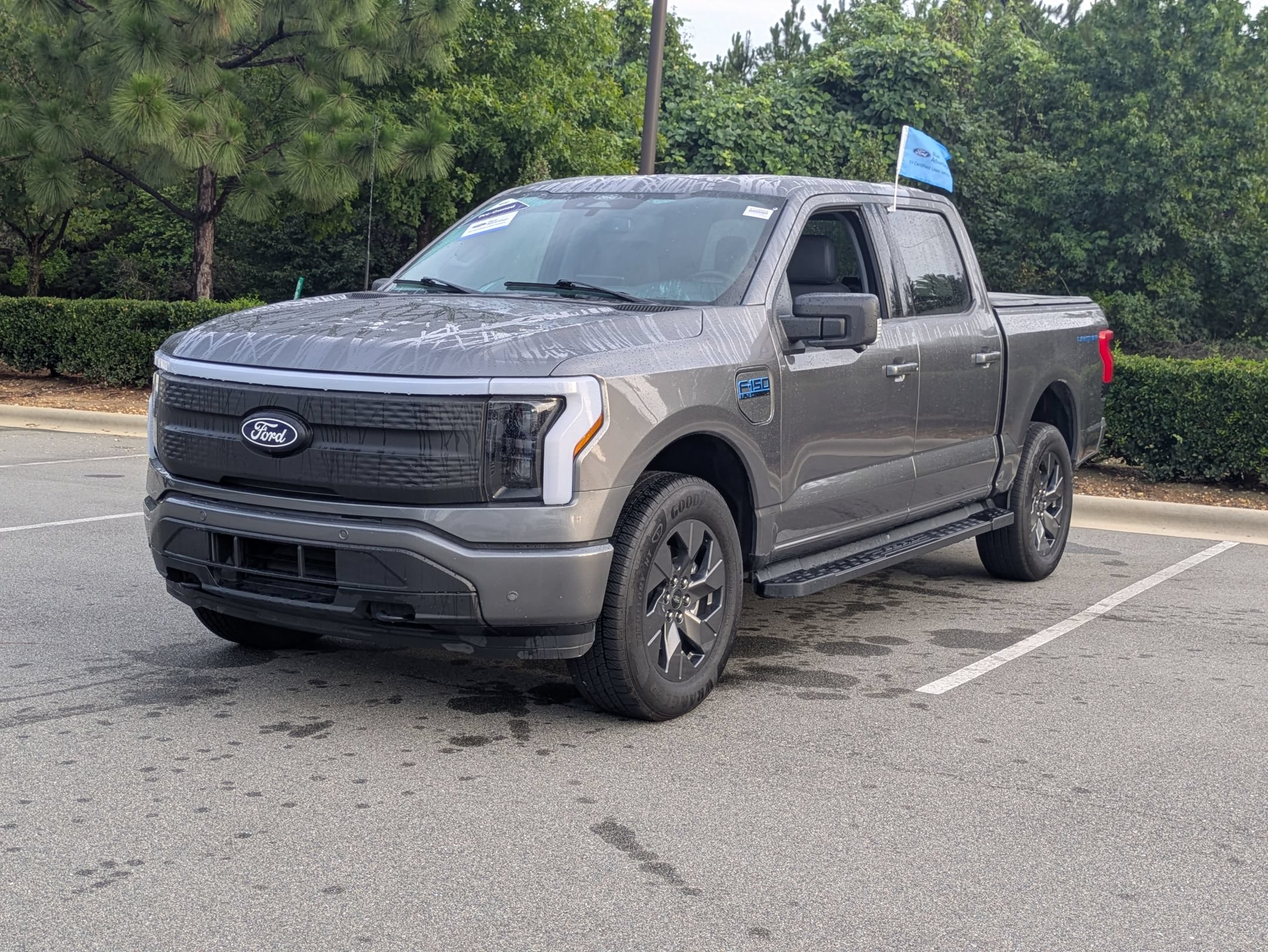 Certified 2025 Ford F150 Lightning Flash AWD/4WD image 8