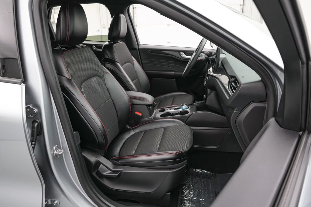 Certified 2024 Ford Escape ST-Line w/ Tech Pack #1 AWD/4WD image 23