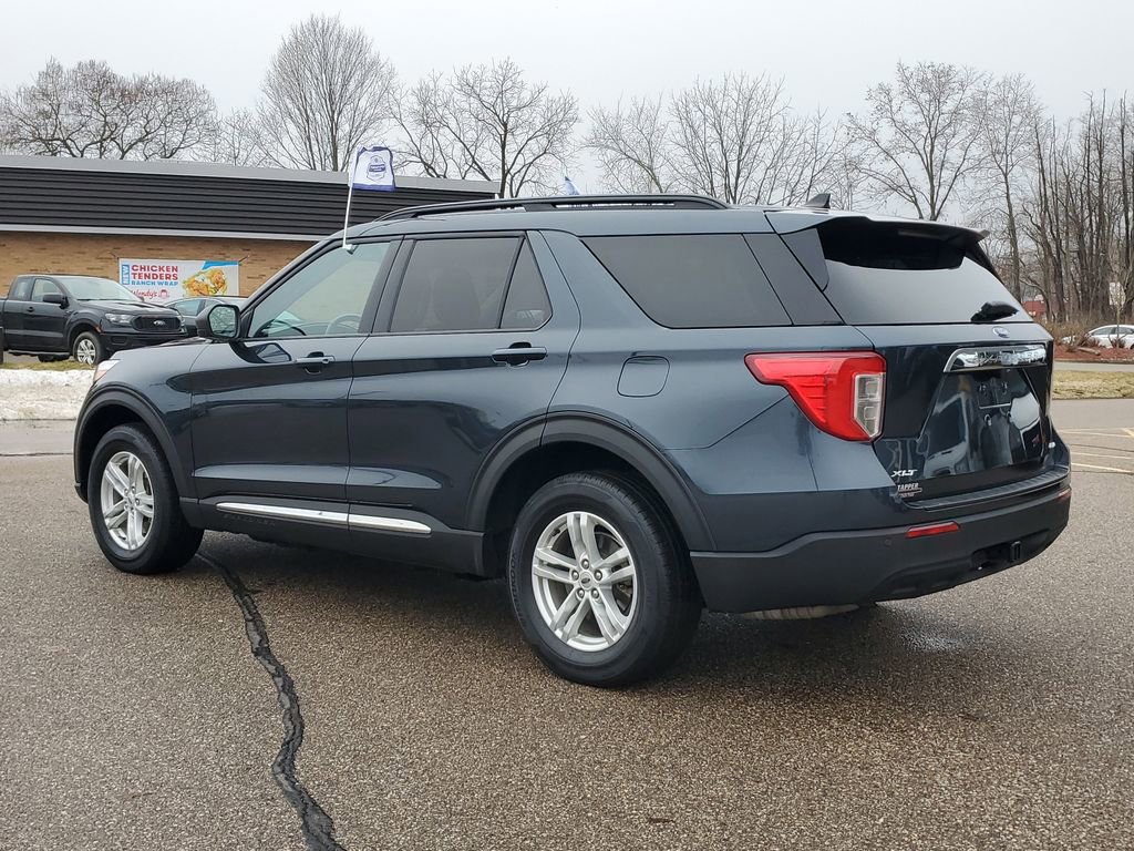 Certified 2023 Ford Explorer XLT w/ Class IV Trailer Tow Package image 3