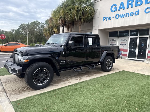 Used 2023 Jeep Gladiator Overland w/ LED Lighting Group AWD/4WD image 9