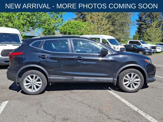 Used 2017 Nissan Rogue Sport SV w/ SV All-Weather Package AWD/4WD image 8