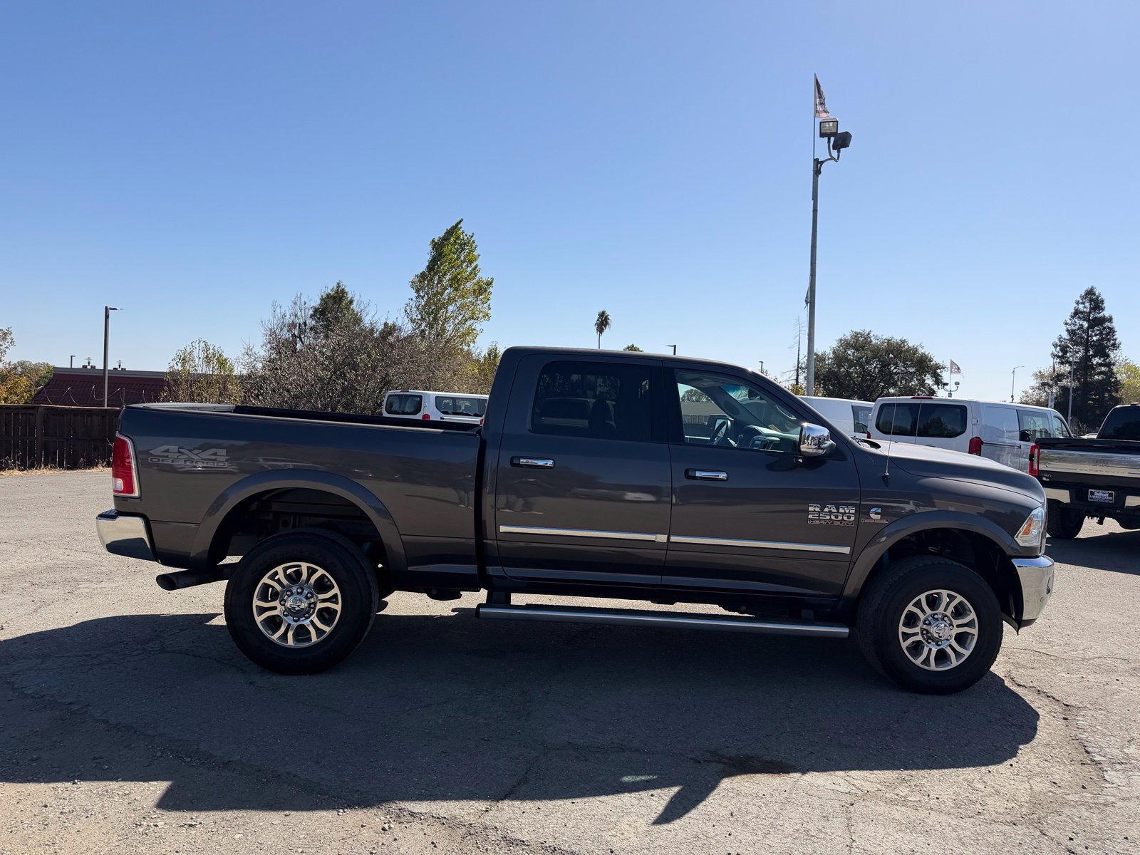Used 2018 RAM 2500 Laramie w/ Off Road Package AWD/4WD image 6