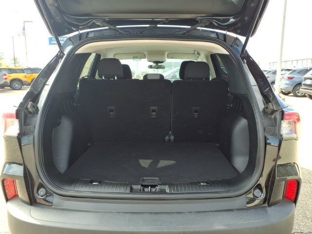 Certified 2021 Ford Escape SE w/ Cold Weather Package AWD/4WD image 8