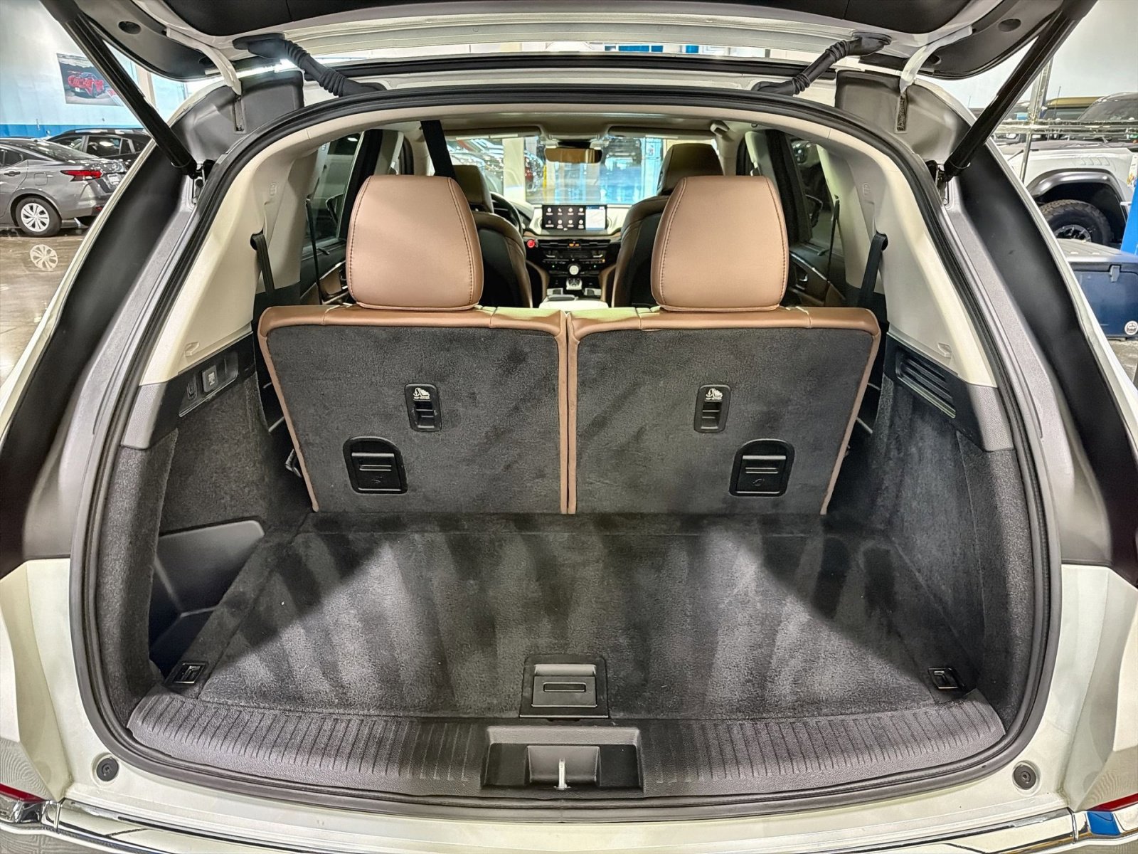 Used 2023 Acura MDX SH-AWD w/ Technology Package image 38