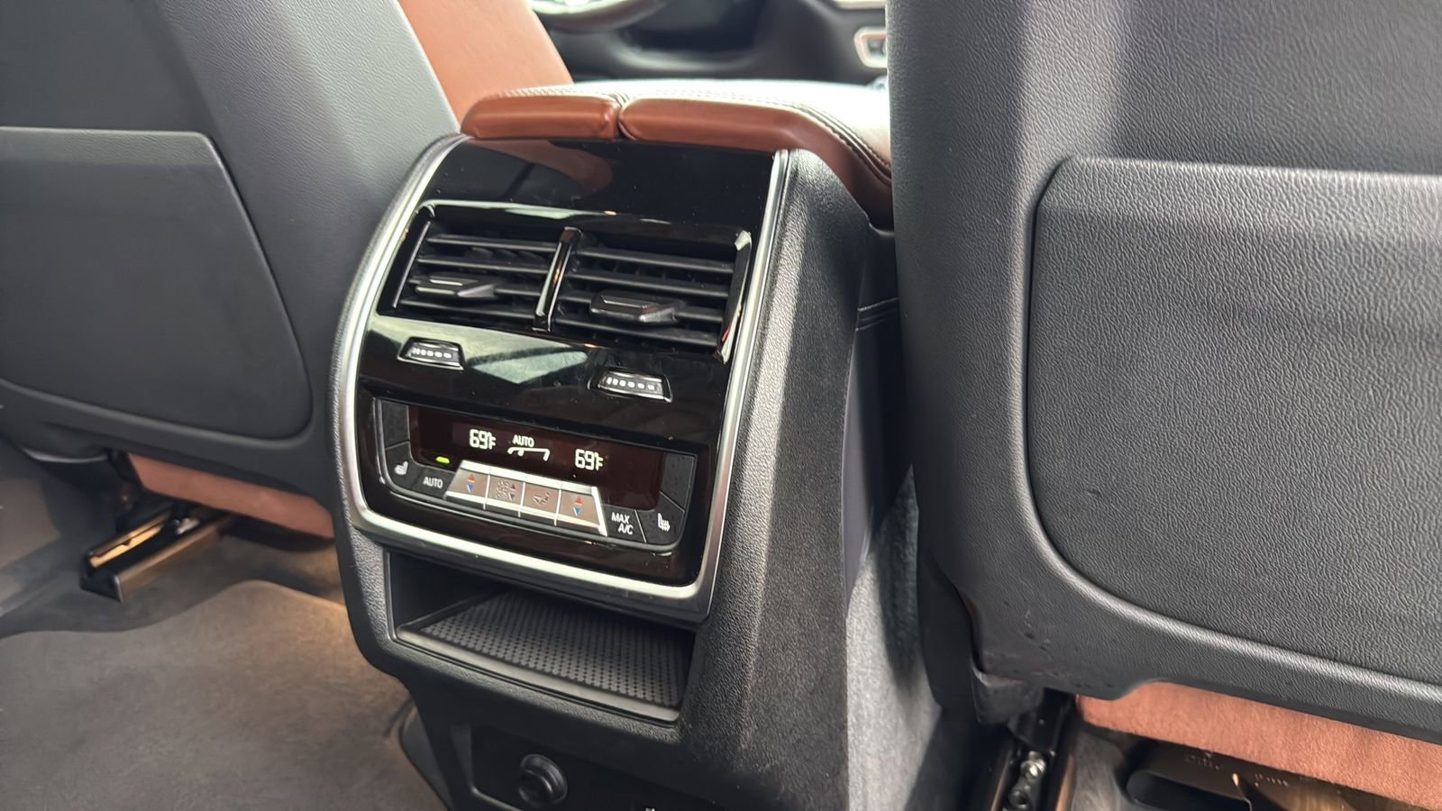 Used 2019 BMW X7 xDrive40i w/ Dynamic Handling Package AWD/4WD image 27