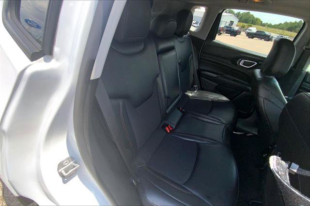 Used 2022 Jeep Compass Trailhawk w/ Trailhawk Convenience Group AWD/4WD image 28