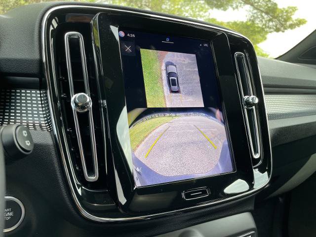 Used 2025 Volvo XC40 B5 Plus AWD/4WD image 5