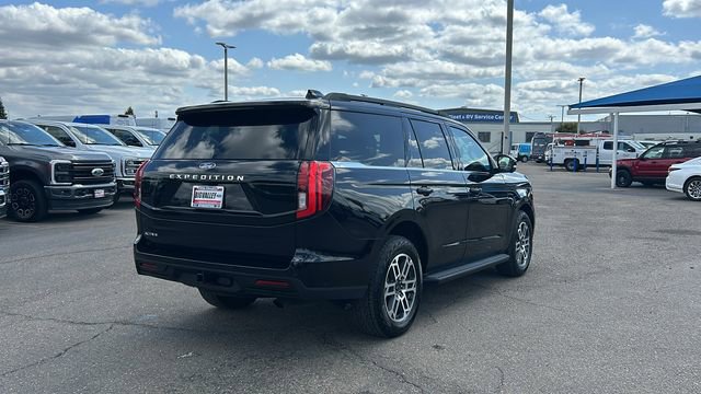 Certified 2025 Ford Expedition Active AWD/4WD image 3
