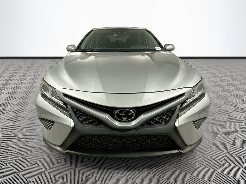 Used 2019 Toyota Camry SE w/ Convenience Package FWD image 3