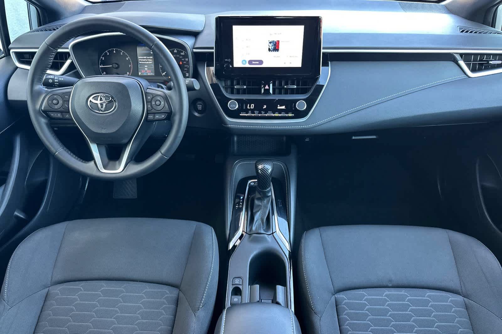 Used 2023 Toyota Corolla SE FWD image 3