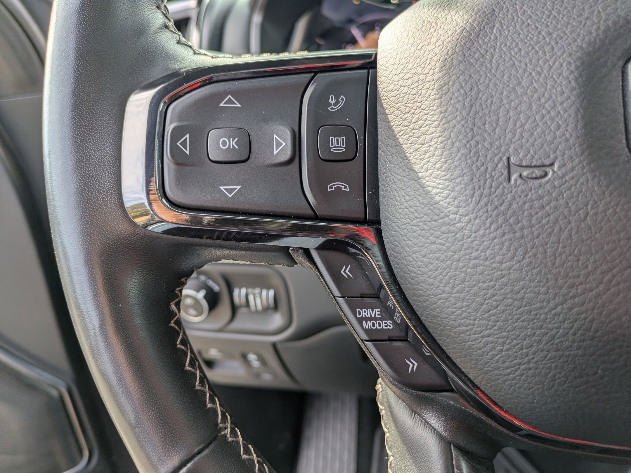 Used 2025 RAM 1500 Limited image 19