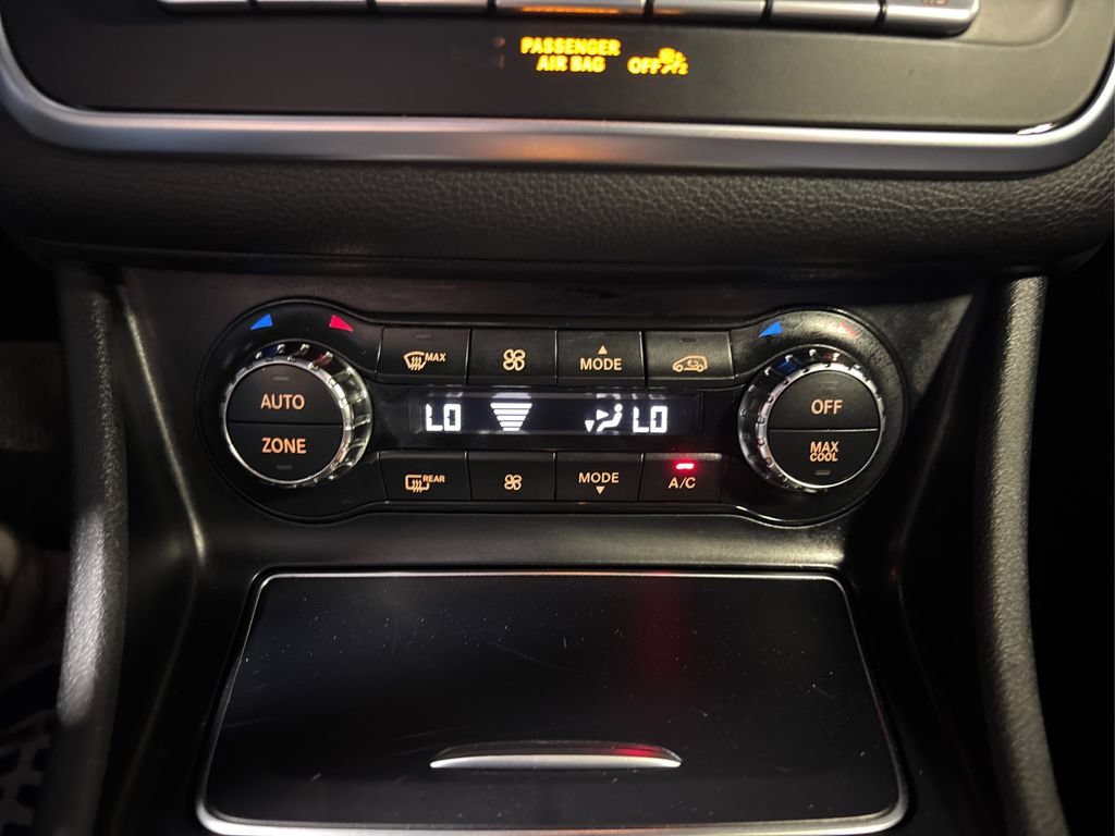 Used 2018 Mercedes-Benz CLA 250 4MATIC image 33