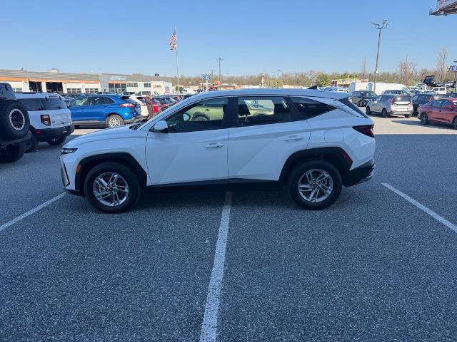 Used 2025 Hyundai Tucson SE FWD image 2