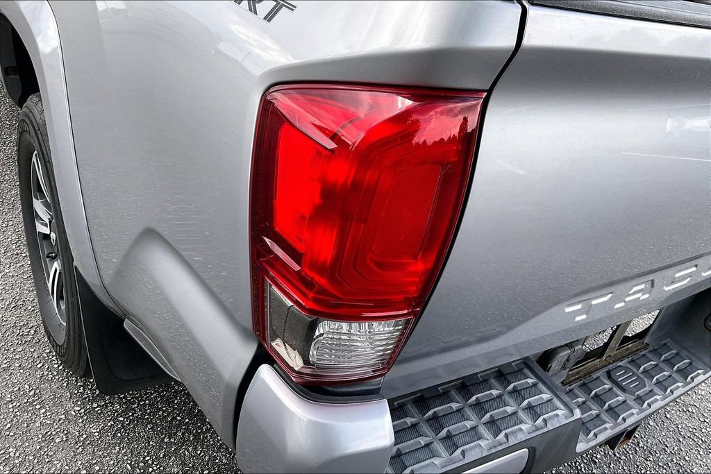 Used 2017 Toyota Tacoma TRD Sport w/ Tow Package RWD image 31