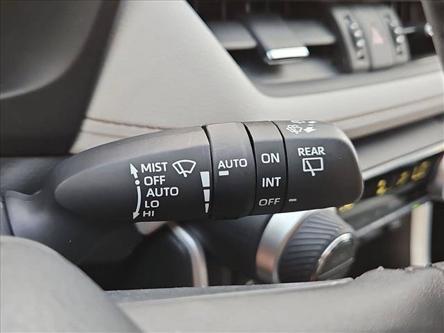 Used 2022 Toyota RAV4 XLE Premium AWD/4WD image 27