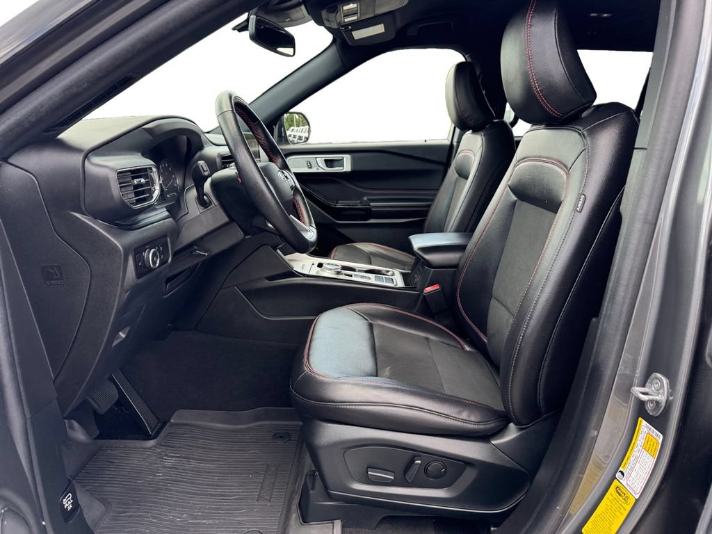 Certified 2023 Ford Explorer ST-Line w/ Class IV Trailer Tow Package RWD image 9