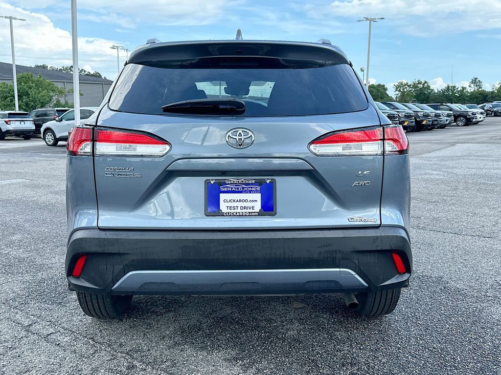Used 2024 Toyota Corolla Cross LE w/ Moonroof Package AWD/4WD image 15