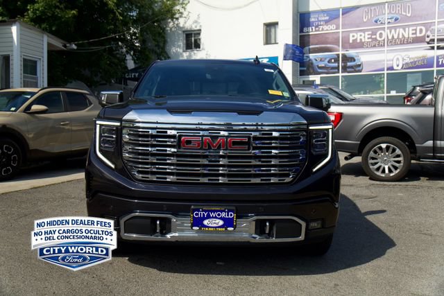 Used 2024 GMC Sierra 1500 Denali w/ Technology Package AWD/4WD image 2