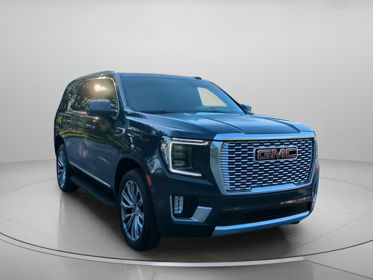 Used 2021 GMC Yukon Denali RWD image 4