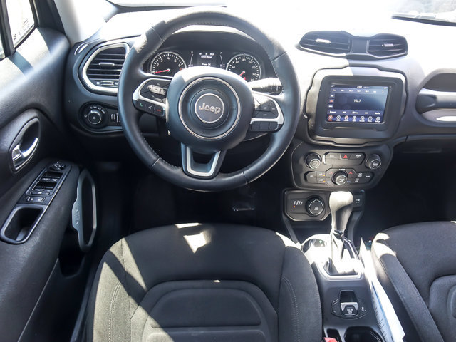 Used 2020 Jeep Renegade Latitude w/ Cold Weather Group AWD/4WD image 12