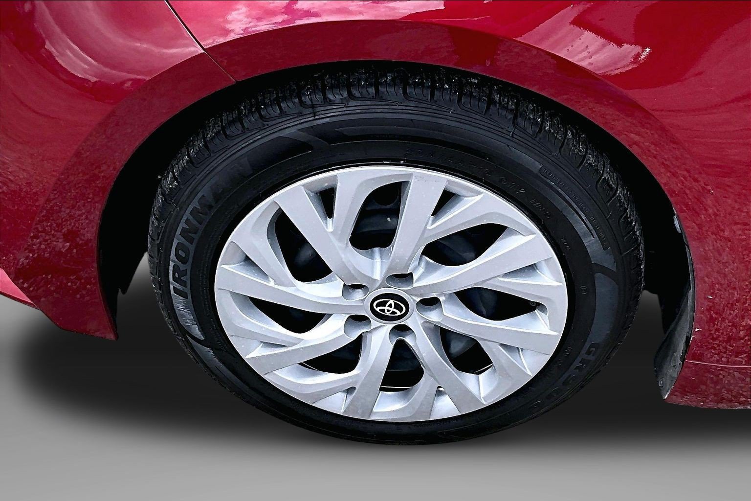 Used 2025 Toyota Corolla LE FWD image 9