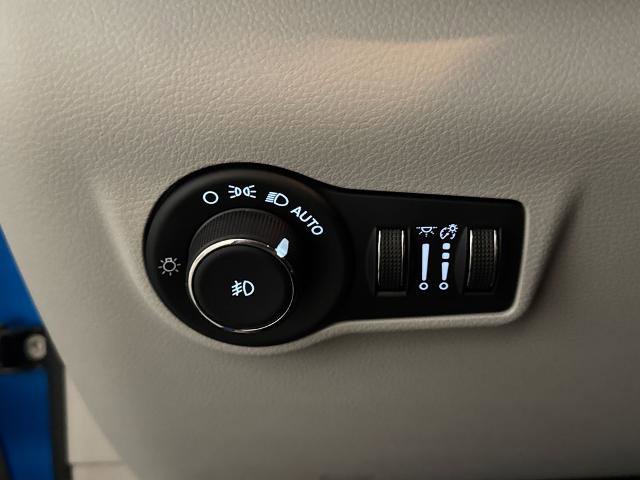 Used 2023 Jeep Compass Latitude w/ Convenience Group AWD/4WD image 18