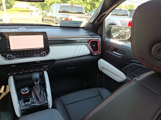 Used 2024 GMC Canyon AT4X AWD/4WD image 15