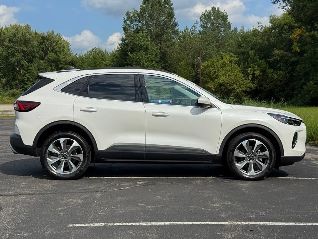 Certified 2023 Ford Escape Platinum AWD/4WD image 7