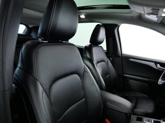 Certified 2025 Ford Escape Platinum AWD/4WD image 12