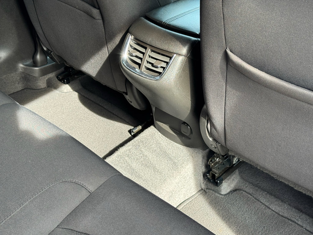 Used 2022 Chevrolet Malibu LT FWD image 19