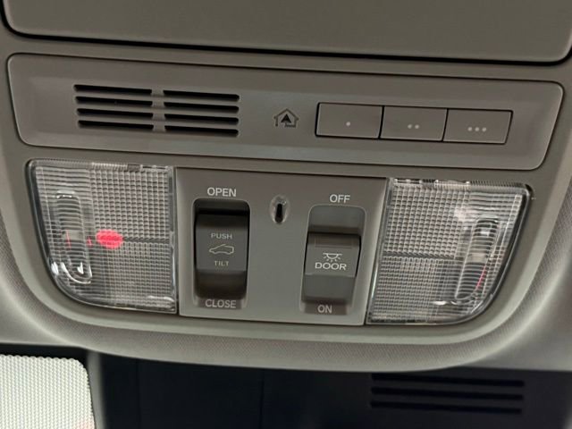 Used 2018 Honda CR-V Touring image 32