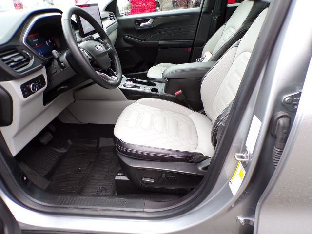 Certified 2023 Ford Escape Platinum w/ Premium Technology Package image 15