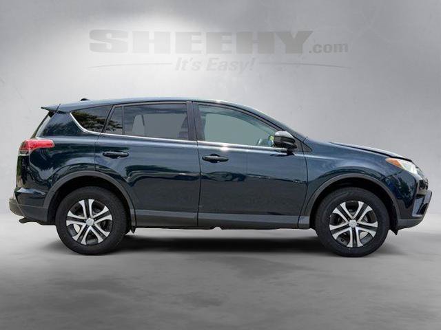 Used 2018 Toyota RAV4 LE FWD image 9