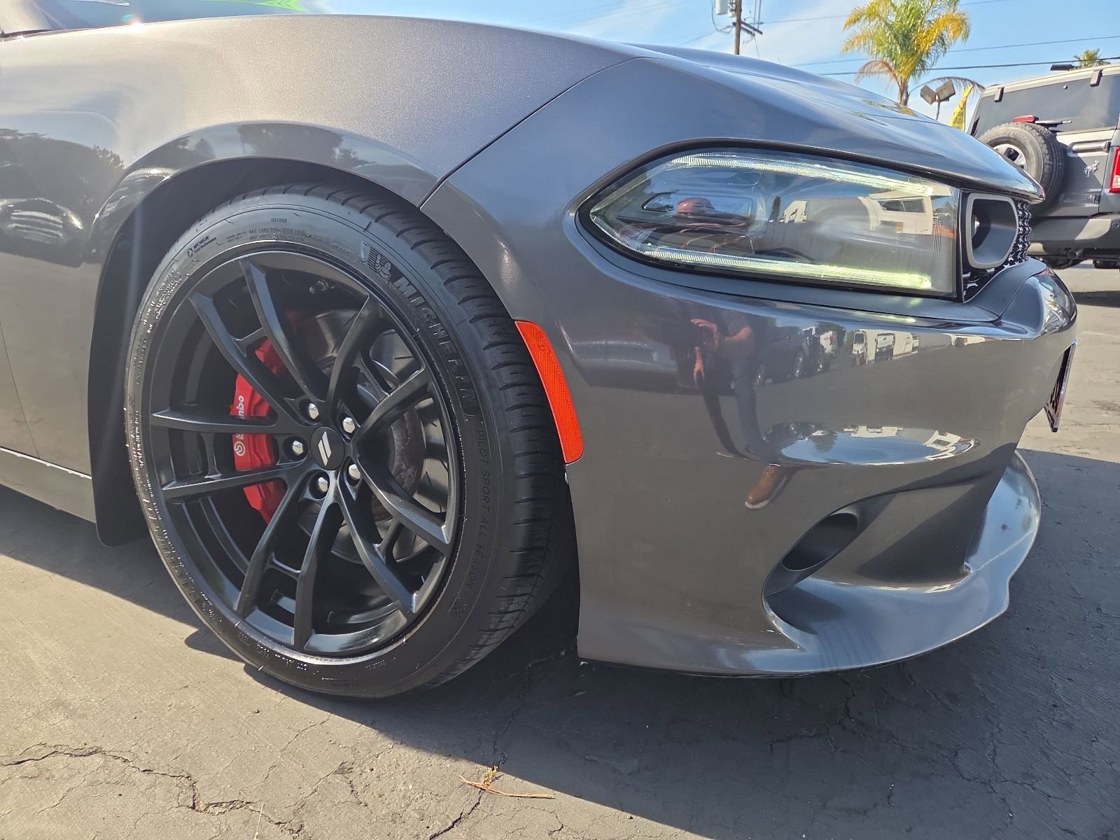 Used 2018 Dodge Charger R/T RWD image 2