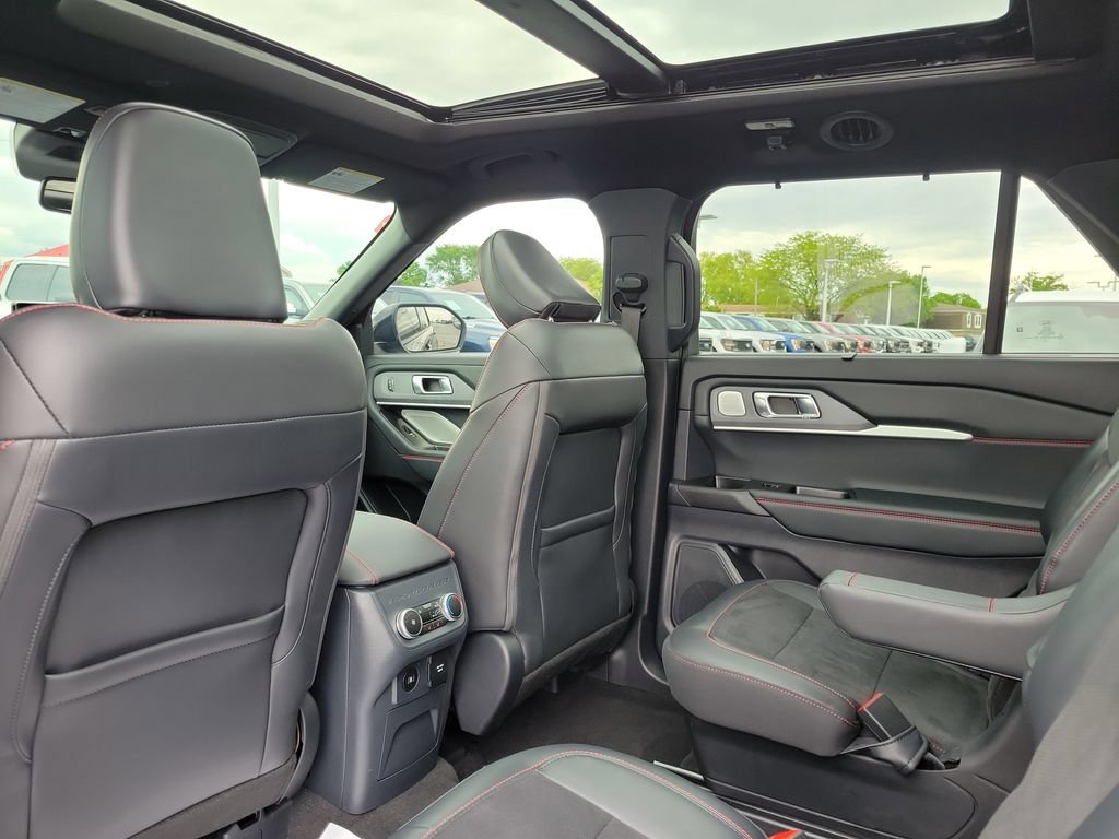 Certified 2025 Ford Explorer ST AWD/4WD image 16